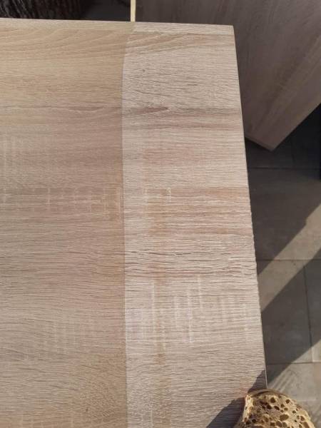 Remise en état d'un bureau en bois