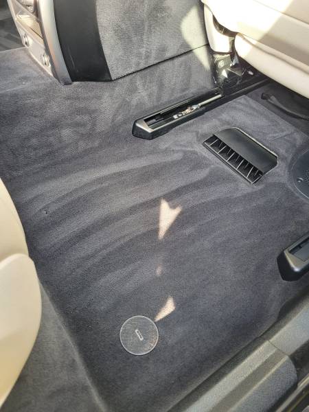Nettoyage des tapis d'une BMW série 5 GT