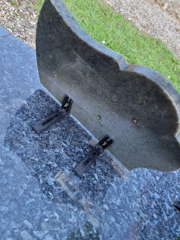 Professionnels pour effectuer le nettoyage de sépultures dans les alentours de Brionne 27