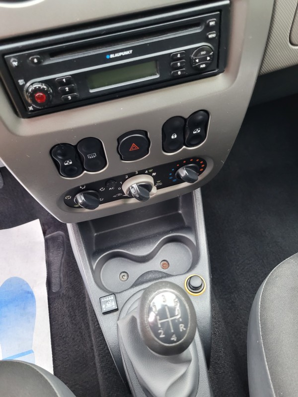 Nettoyage d'une Sandero près du Neubourg 27