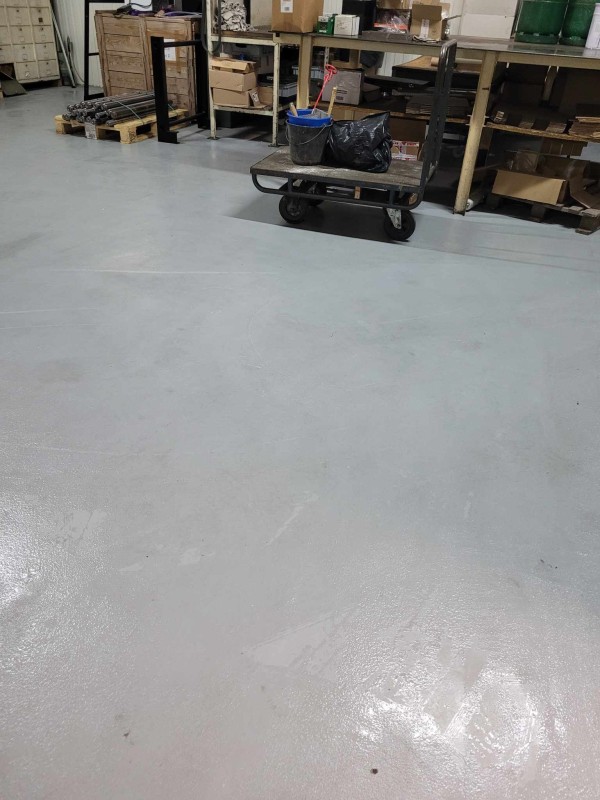 Décapage et nettoyage d'un sol d'une entreprise de mécanique de précision à Le Neubourg 27