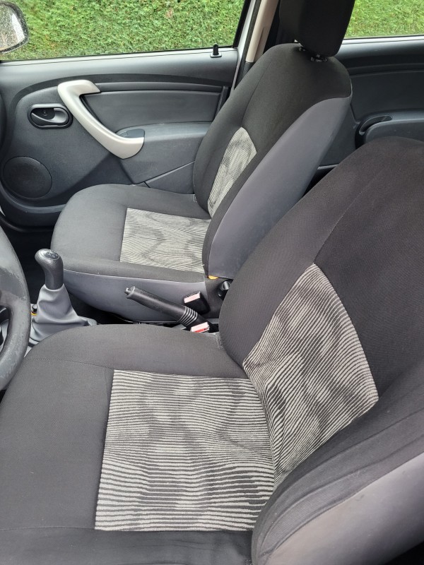 Nettoyage d'une Sandero près du Neubourg 27