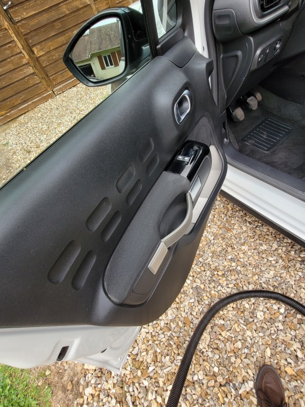 Nettoyage d'une Citroën C3 au Neubourg 27