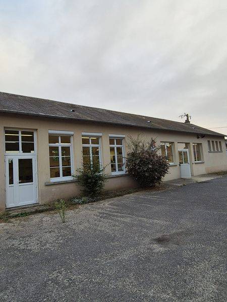 Nettoyage de la vitrerie d'une école à Epegard