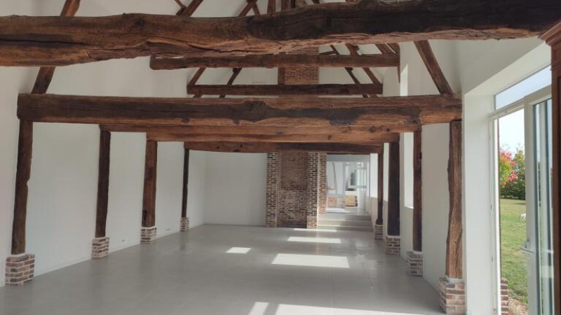 Remise en état d'une salle de réception après travaux près du Neubourg 27