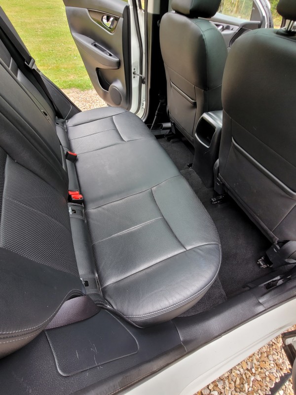 Nettoyage d'un 4x4 Nissan près du Neubourg 27