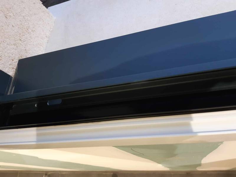 Nettoyage des entourages de fenêtres